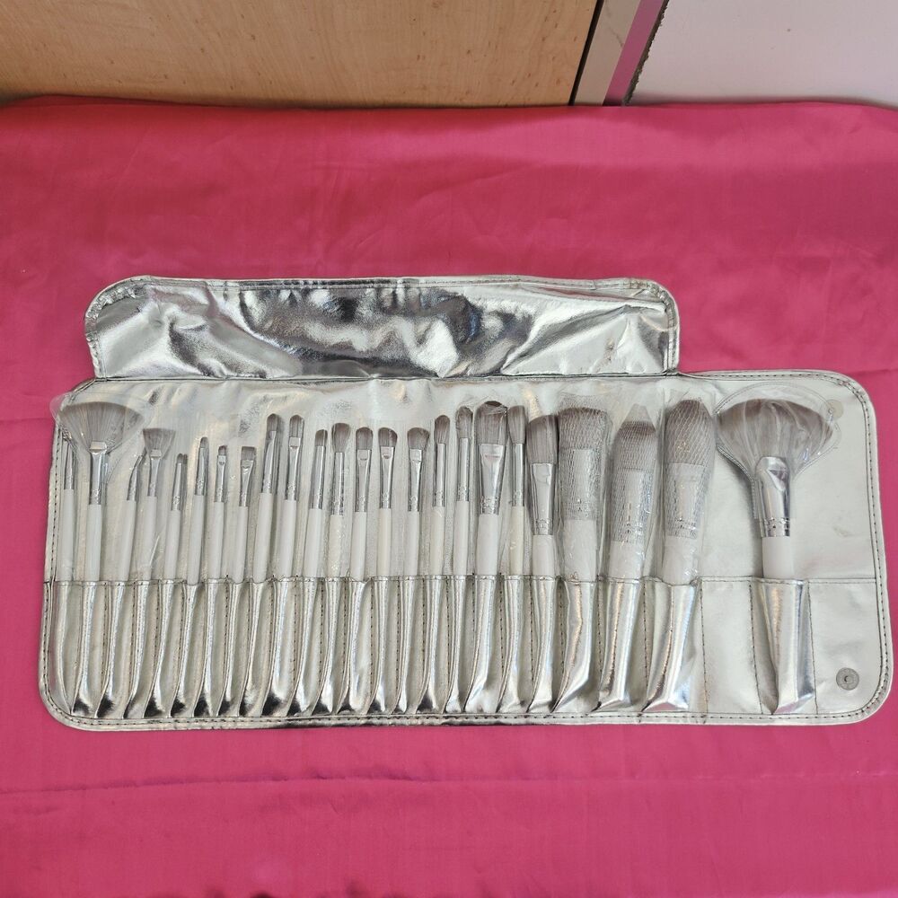 B.B.W. Cosmetics 24 Piece Makeup Brush Set With Carrying Travel Case Silver
